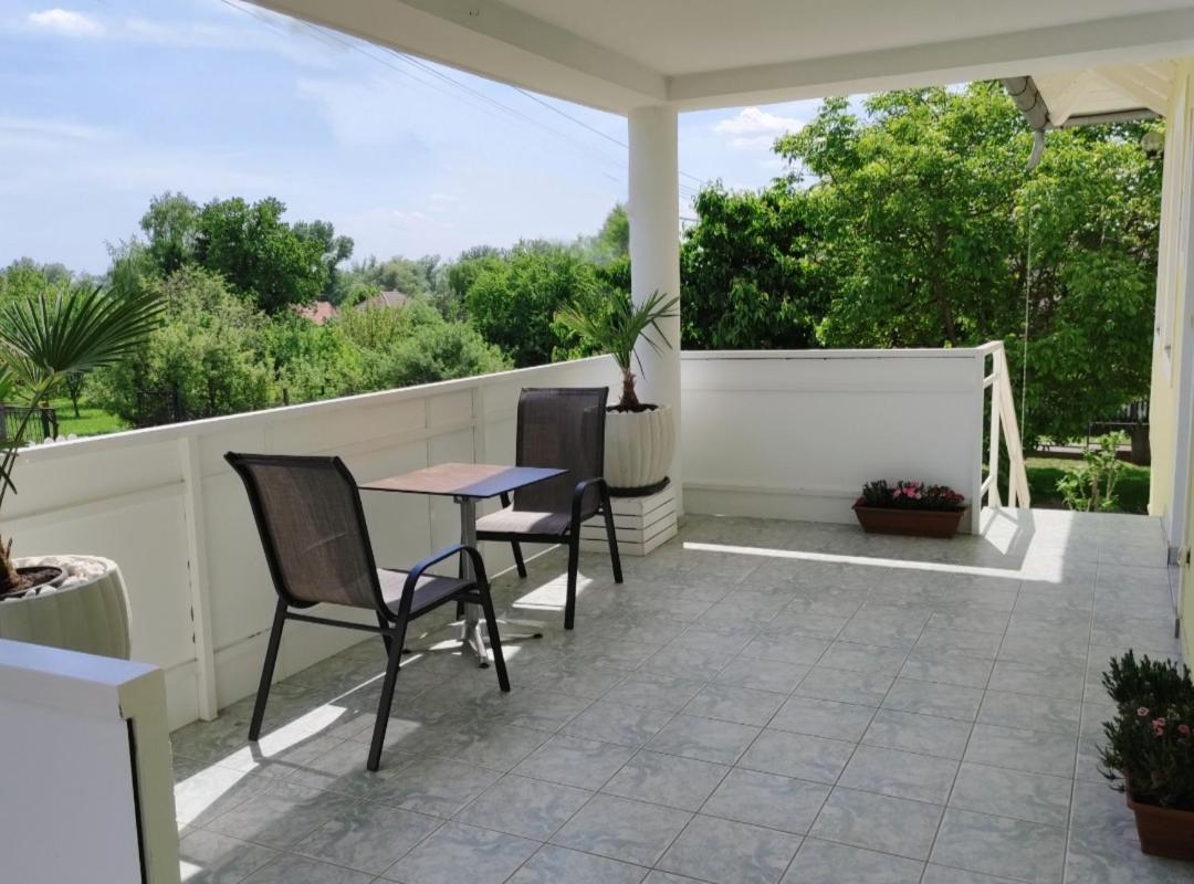 Szandra Apartmanház Gyenesdiás Exterior foto