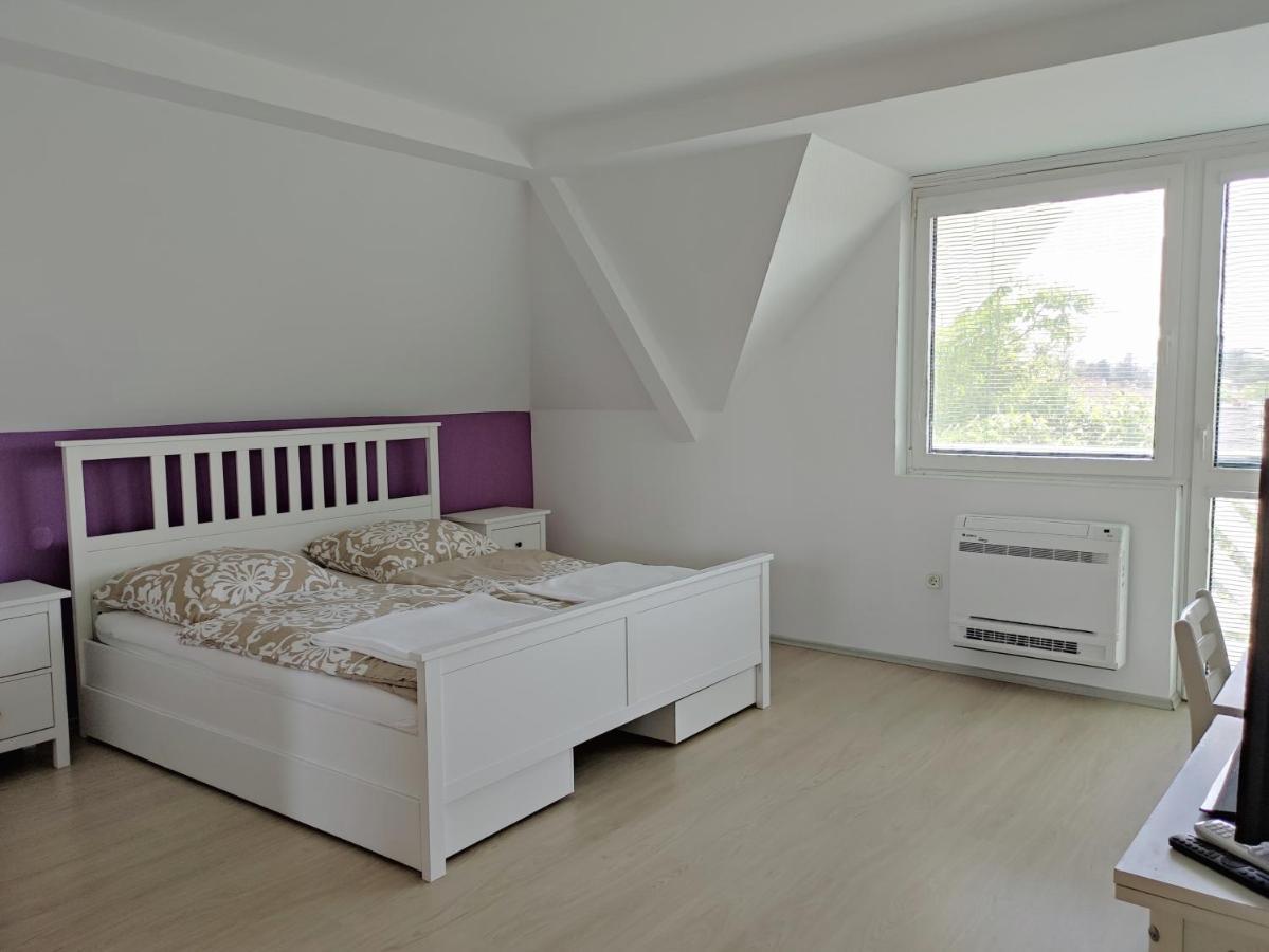 Szandra Apartmanház Gyenesdiás Exterior foto