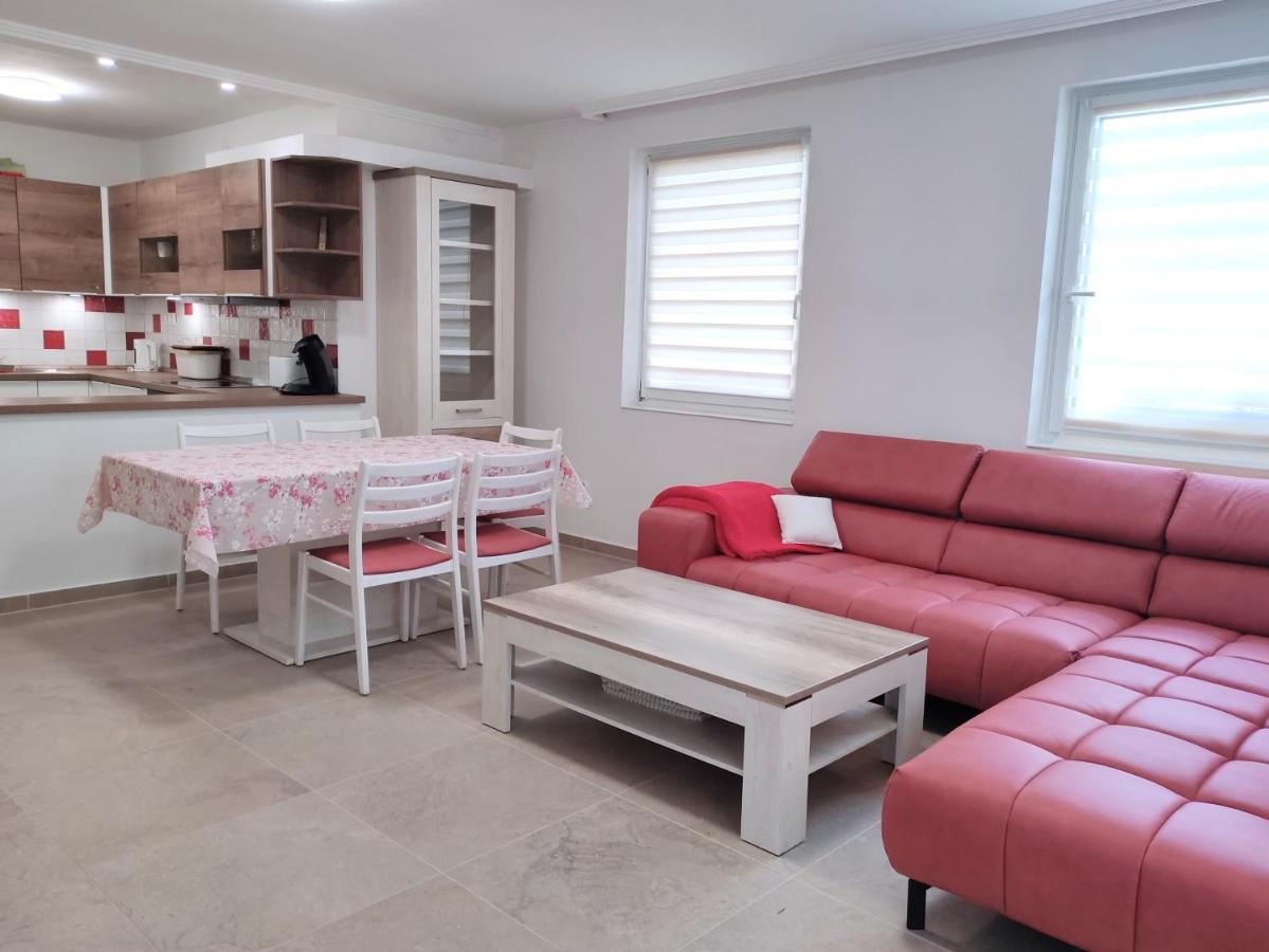 Szandra Apartmanház Gyenesdiás Exterior foto