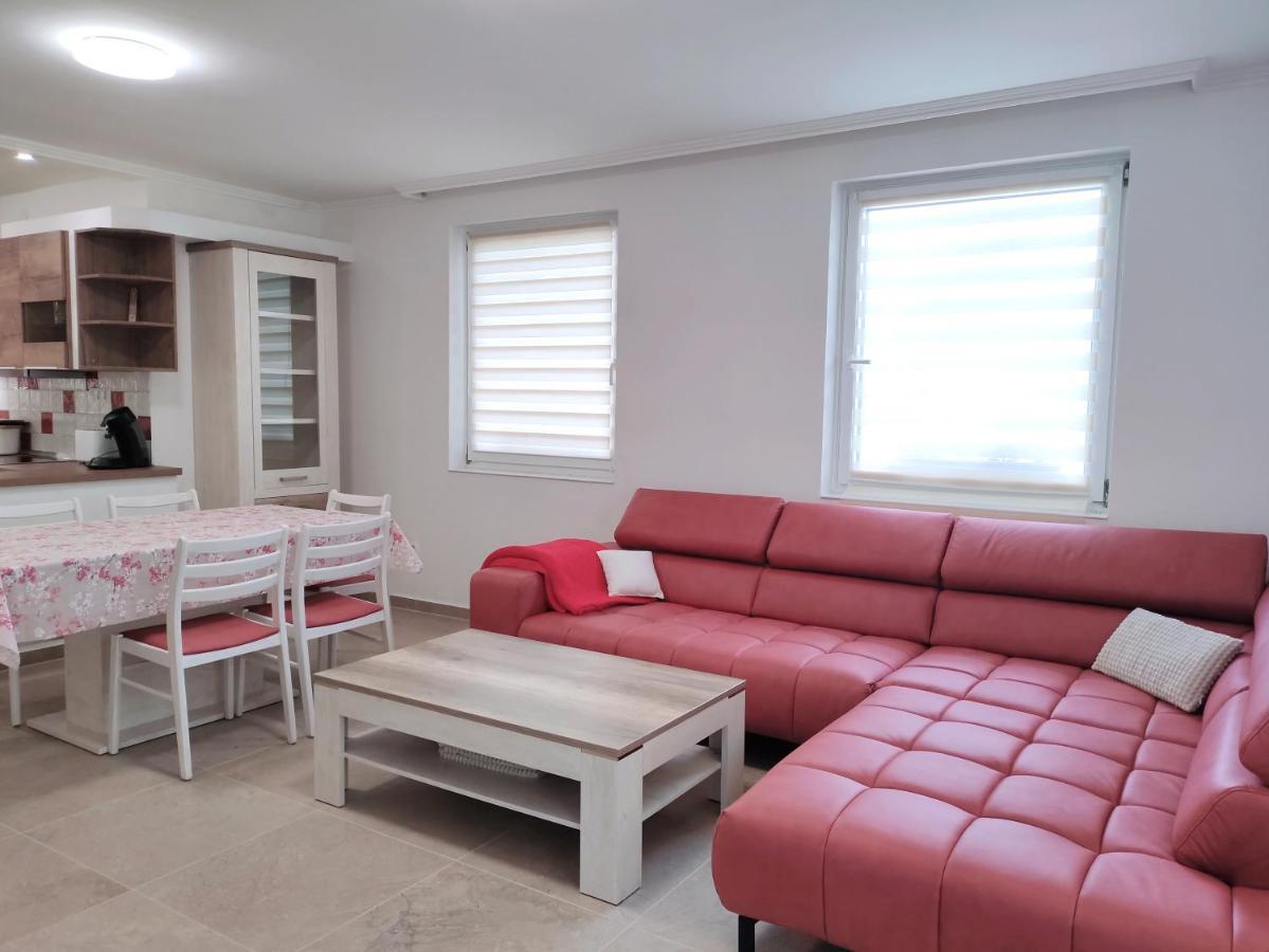 Szandra Apartmanház Gyenesdiás Exterior foto