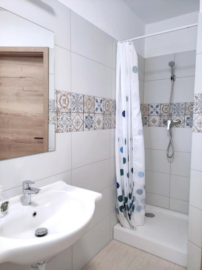 Szandra Apartmanház Gyenesdiás Exterior foto