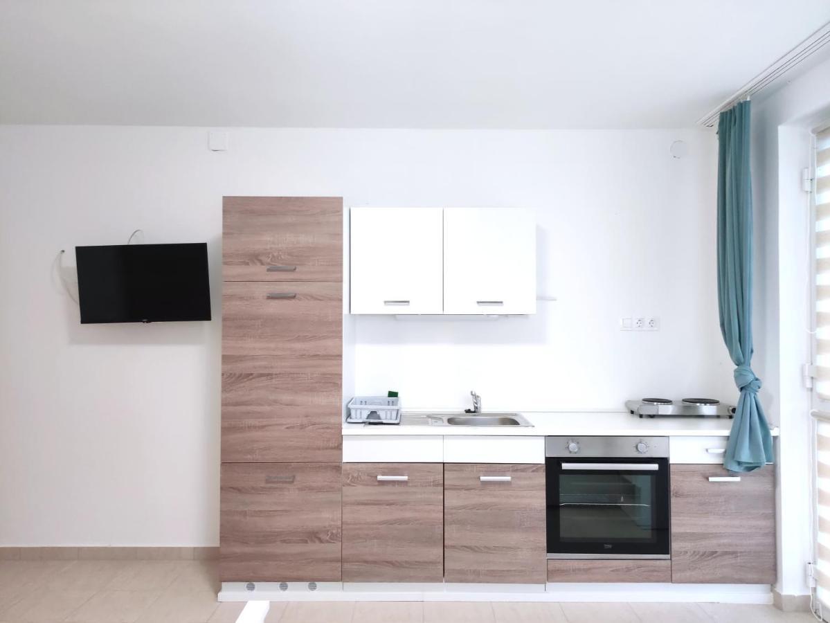 Szandra Apartmanház Gyenesdiás Exterior foto