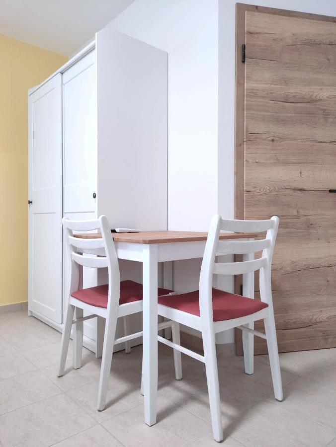 Szandra Apartmanház Gyenesdiás Exterior foto