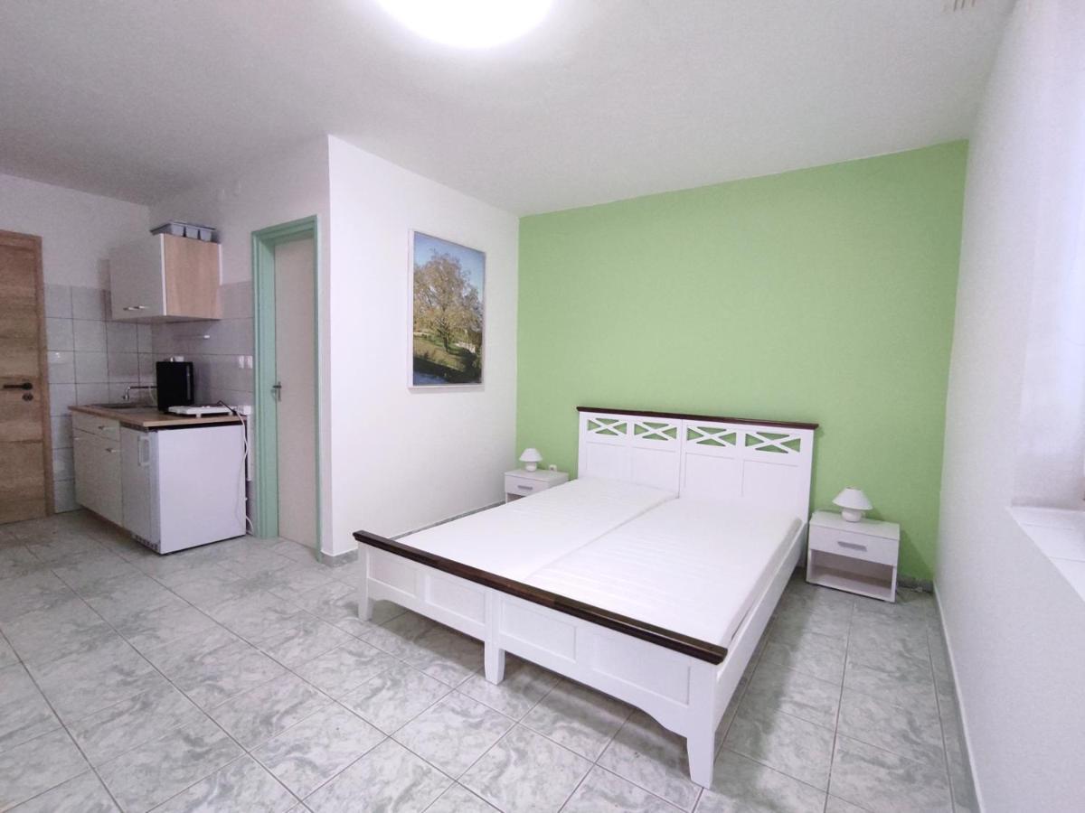 Szandra Apartmanház Gyenesdiás Exterior foto