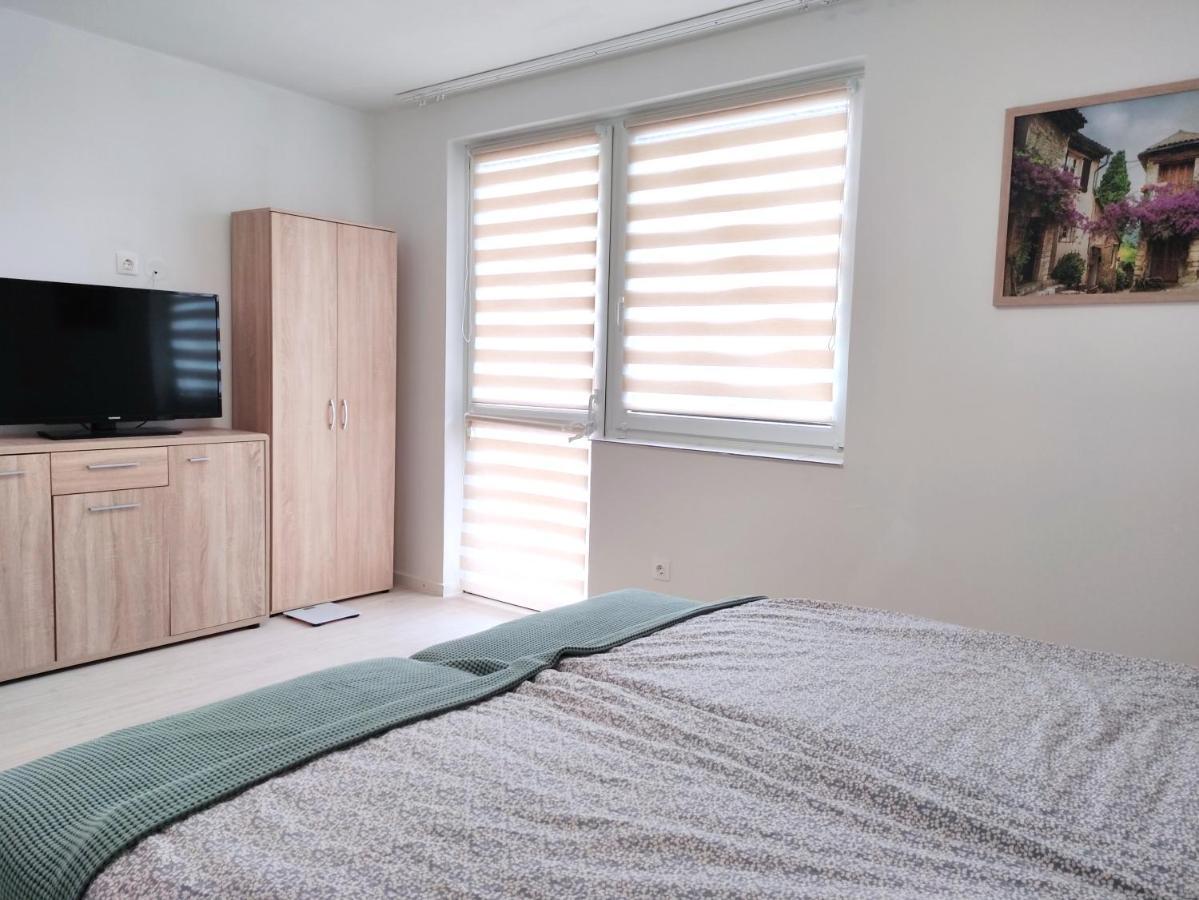 Szandra Apartmanház Gyenesdiás Exterior foto