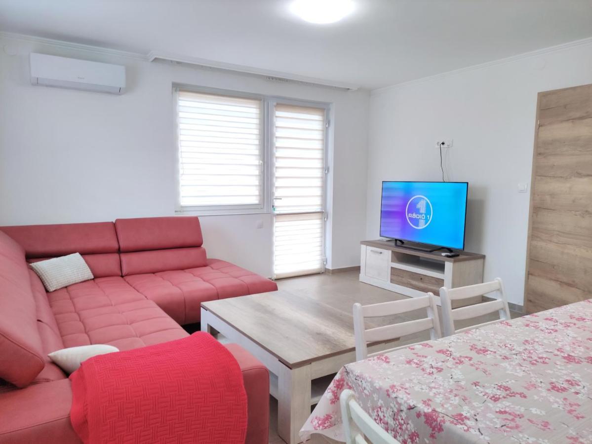 Szandra Apartmanház Gyenesdiás Exterior foto