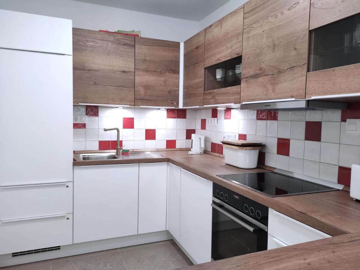 Szandra Apartmanház Gyenesdiás Exterior foto