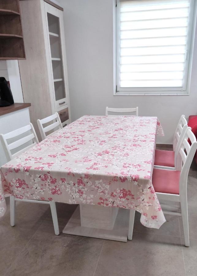 Szandra Apartmanház Gyenesdiás Exterior foto