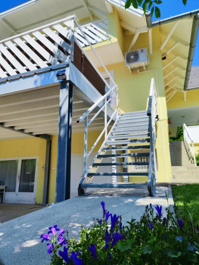 Szandra Apartmanház Gyenesdiás Exterior foto