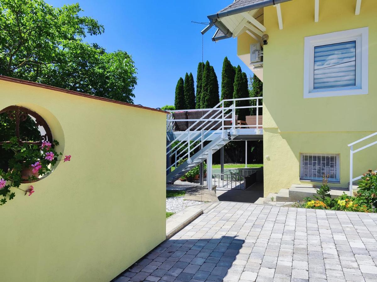 Szandra Apartmanház Gyenesdiás Exterior foto